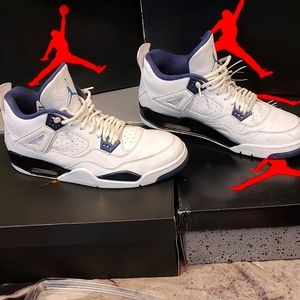 Jordan 4 Retro Columbia